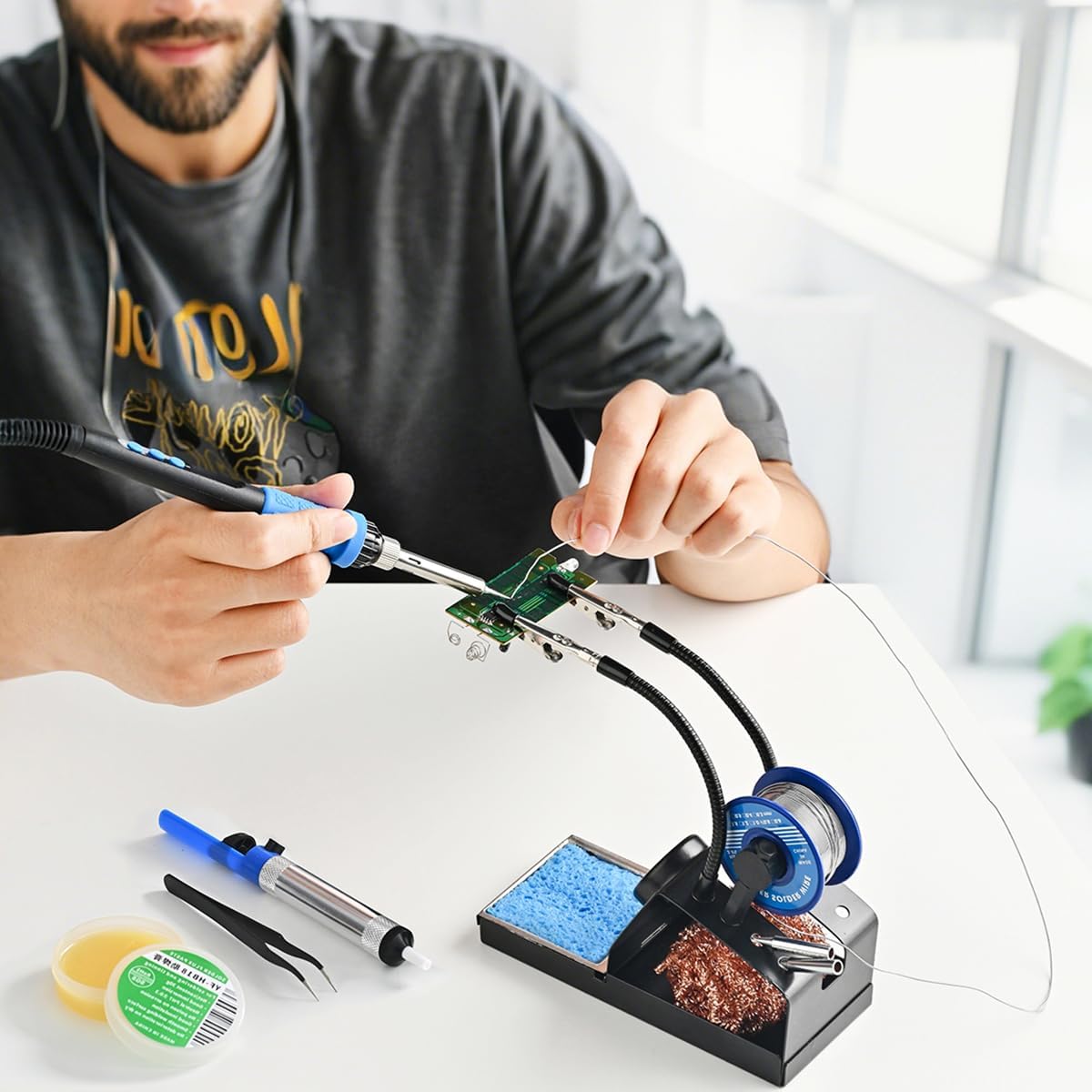 Soldering Iron Kit, 100W High Power LCD Soldering Iron, 2 Helping Hands Soldering, Flux, Iron Tips, Tin Wires, Solder Sucker, Tweezers. °C/℉ Conversion, Auto Sleep，Temperature Calibration